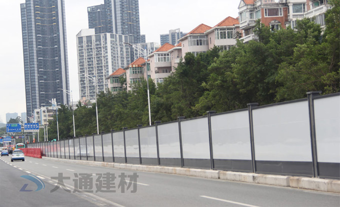 圍擋有什么用呢？圍擋使用的時候需要注意什么