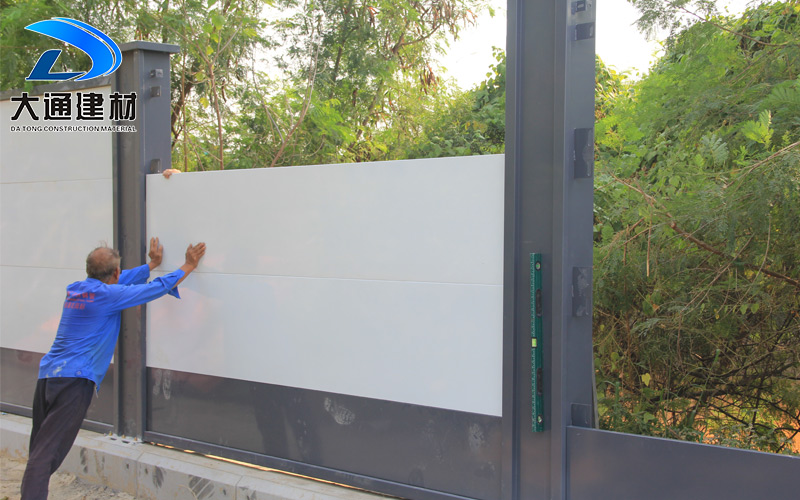 圍擋安裝基礎水泥塊，深圳大通建材圍擋生產廠家